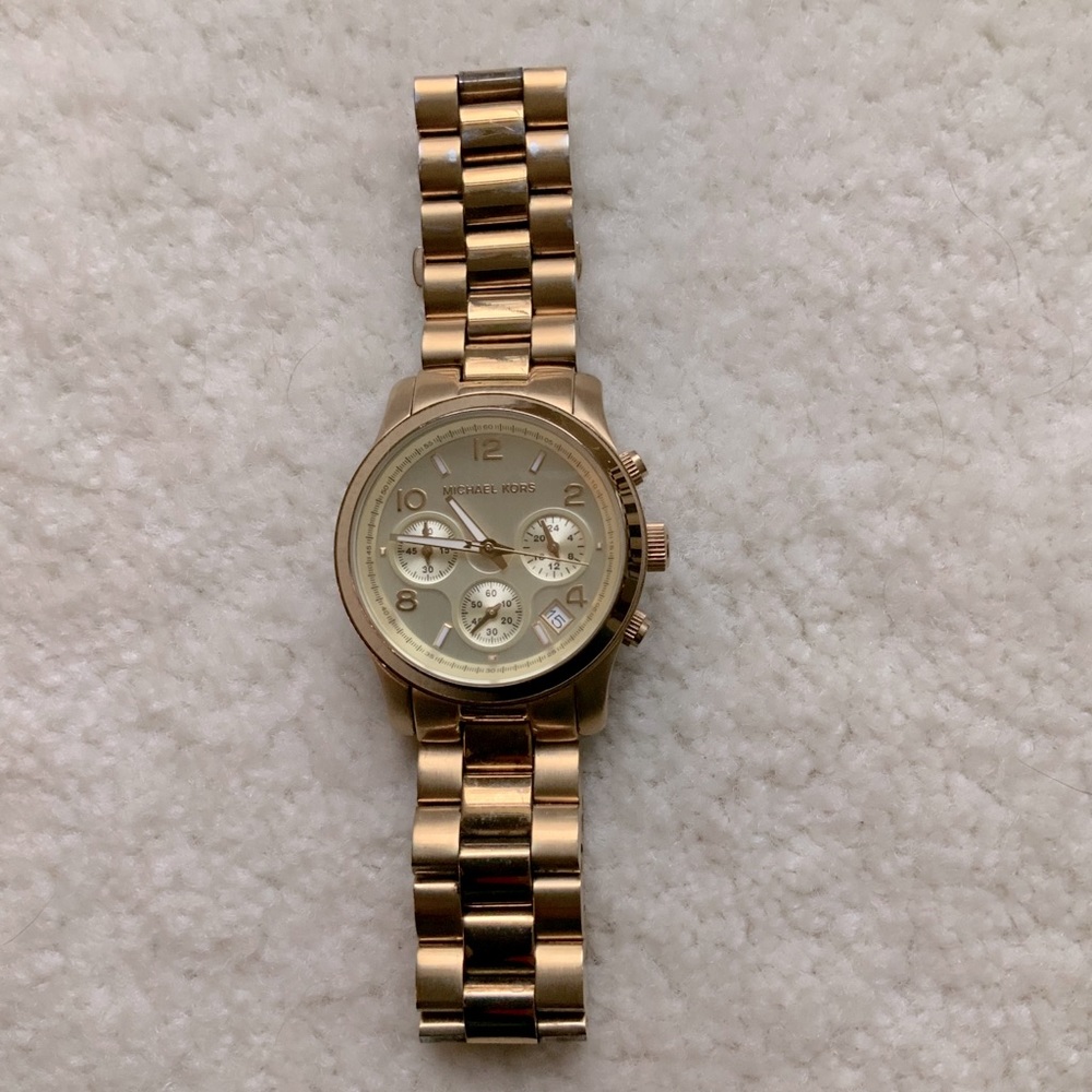 MICHAEL KORS OVERSIZED BRADSHAW GOLD TONE WATCH